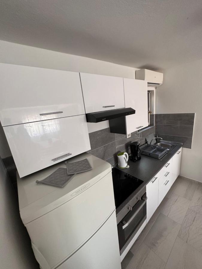 Apartmani Tariba Banjol Exterior foto