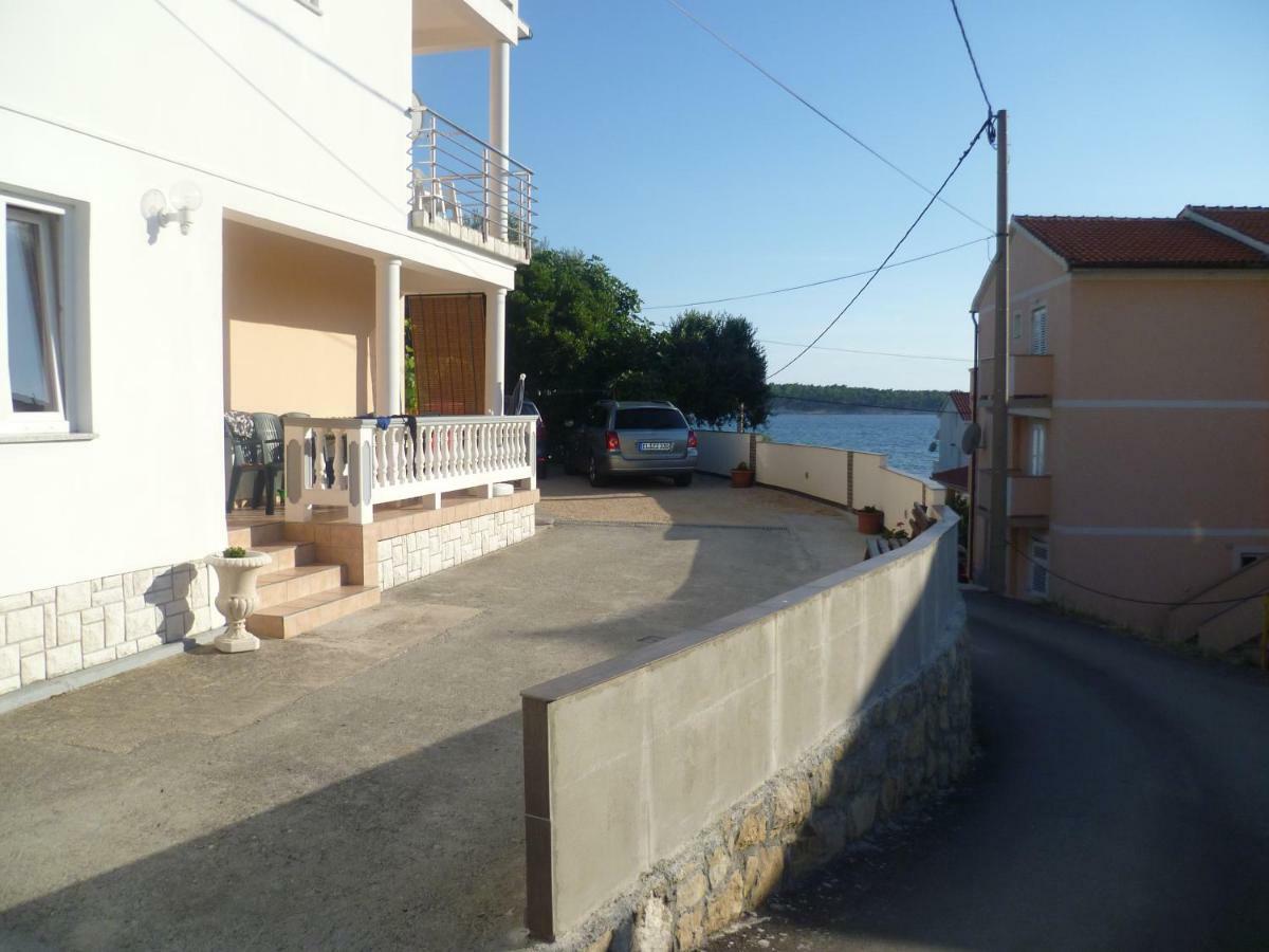 Apartmani Tariba Banjol Exterior foto